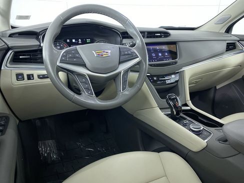 Certified 2023 Cadillac XT5 Premium Luxury w/ Technology Package image 2