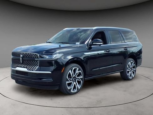 New 2027 Lincoln Navigator Reserve AWD/4WD image 1