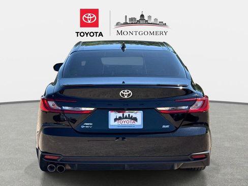 Used 2025 Toyota Camry SE w/ Convenience Package image 4