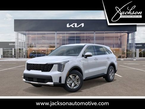 Used 2026 Kia Sorento LX FWD image 1