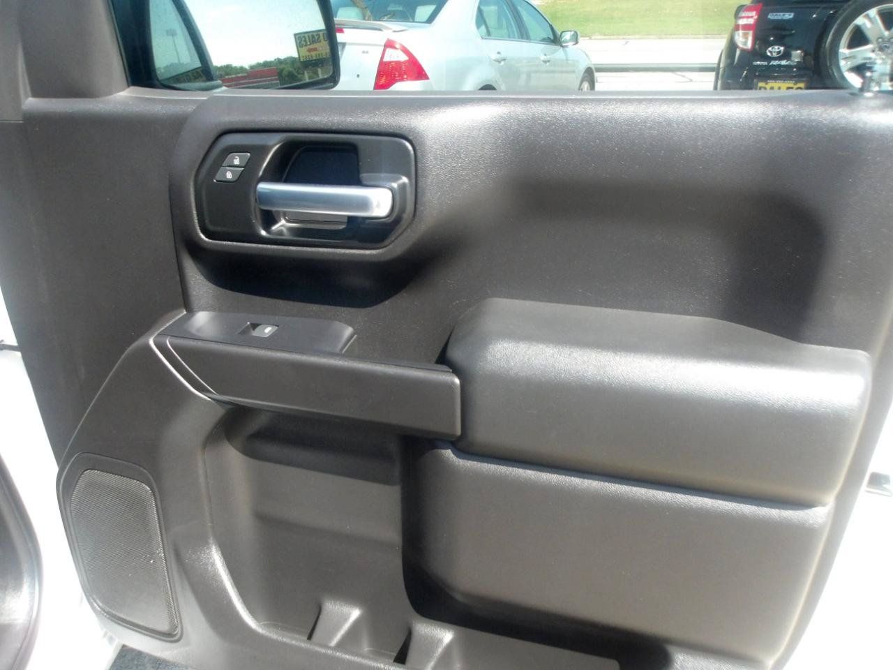 Used 2020 Chevrolet Silverado 1500 Custom w/ Custom Value Package RWD image 9