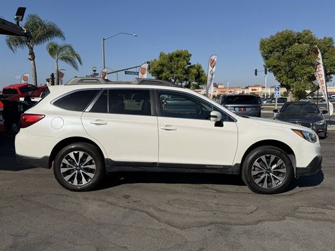 Used 2017 Subaru Outback 2.5i Limited AWD/4WD image 23