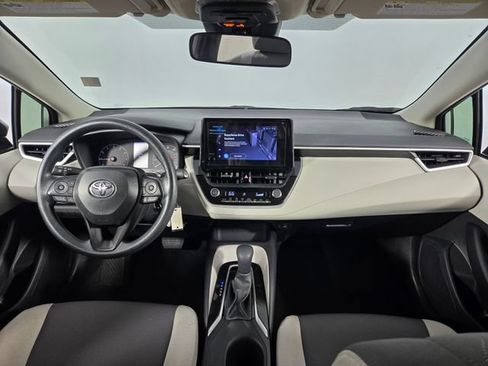 Used 2025 Toyota Corolla LE FWD image 21