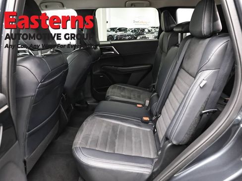 Used 2025 Mitsubishi Outlander SE AWD/4WD image 22