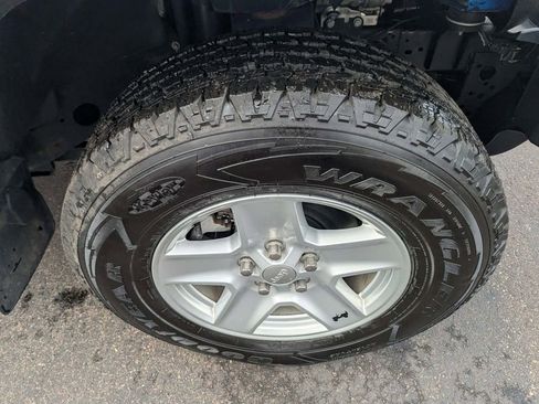 Used 2020 Jeep Gladiator Sport w/ Quick Order Package 24S image 10