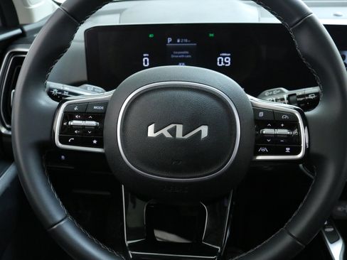 Used 2024 Kia Sorento S w/ Panoramic Sunroof Package image 13