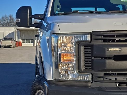 Used 2017 Ford F350 XL image 9