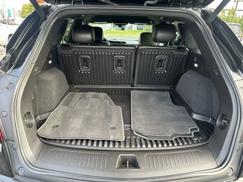 Used 2022 Cadillac XT5 Luxury image 32