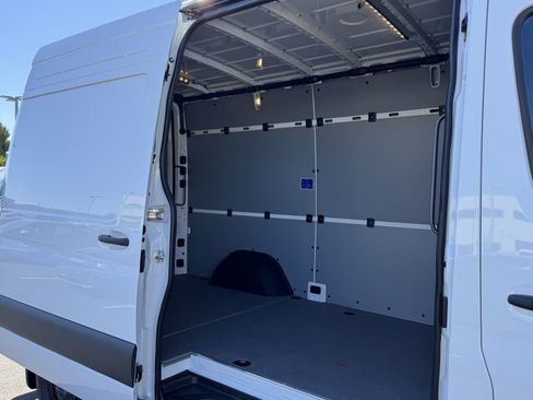 New 2025 Mercedes-Benz Sprinter 2500 image 17