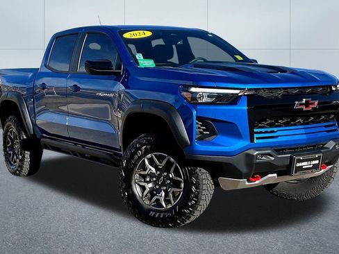 Used 2024 Chevrolet Colorado ZR2 w/ ZR2 Convenience Package III image 11