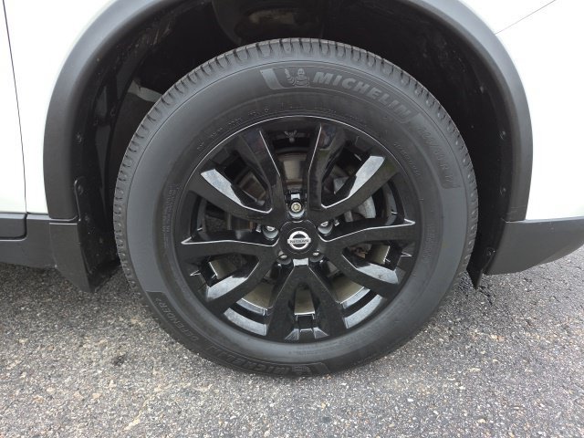 Used 2018 Nissan Rogue SV FWD image 60