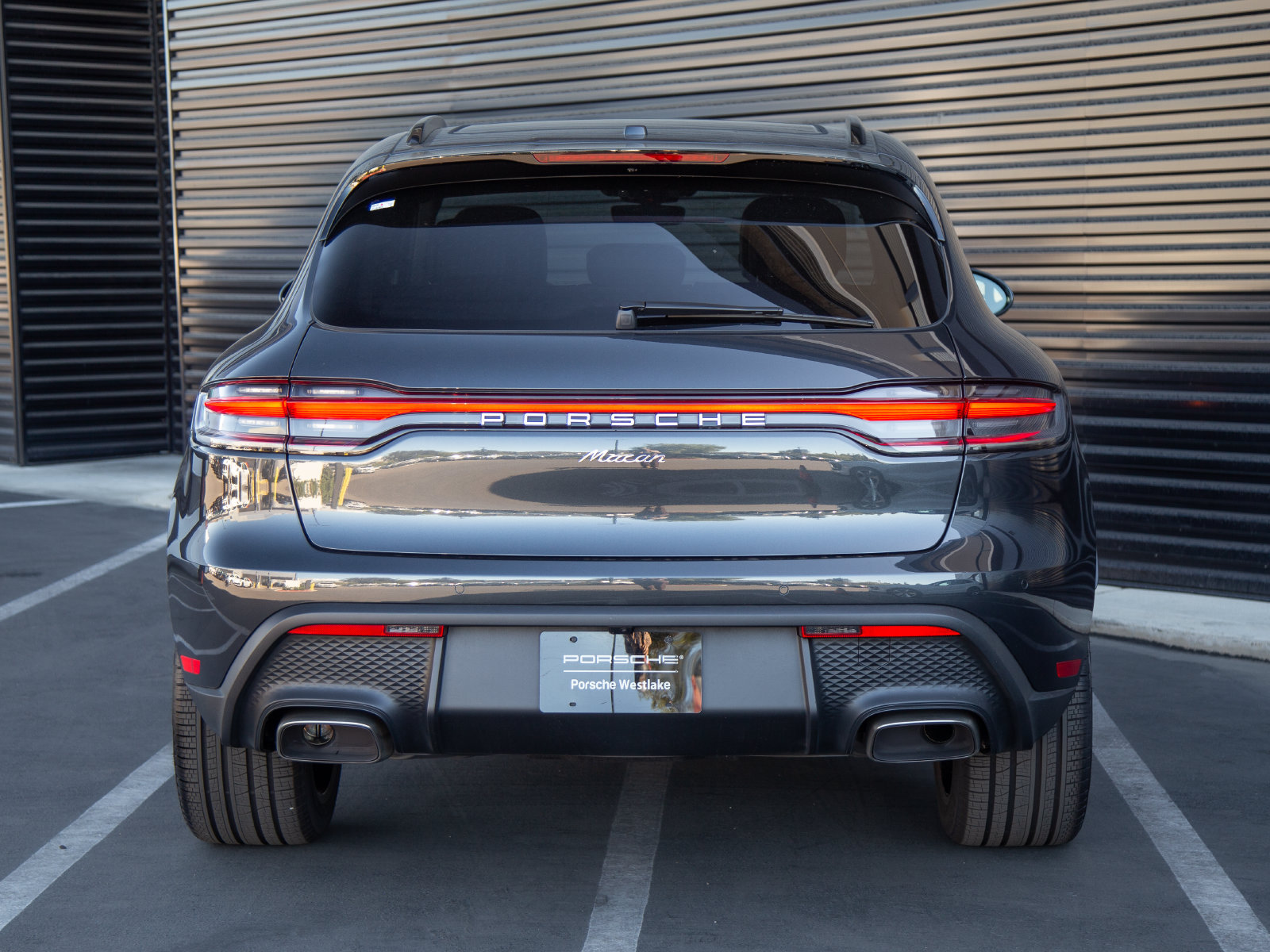 Certified 2026 Porsche Macan AWD/4WD image 6