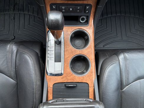 Used 2011 Buick Enclave CXL image 27