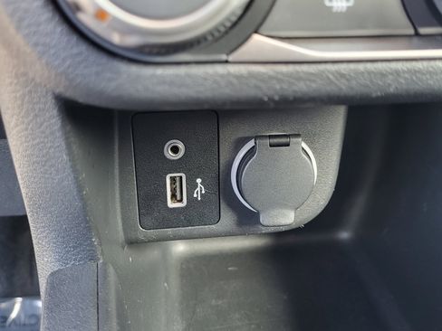 Used 2023 Nissan Kicks S image 32