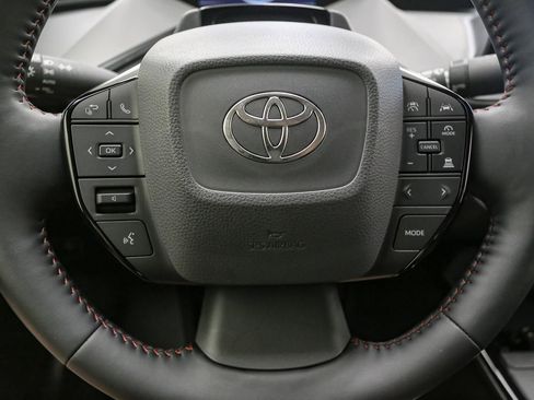 Used 2024 Toyota Prius Prime FWD image 31