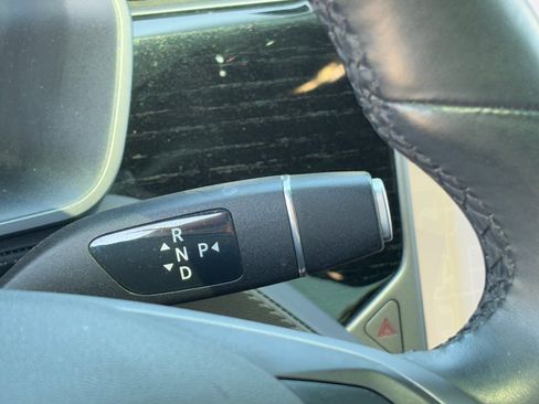 Used 2018 Tesla Model X 75D image 22