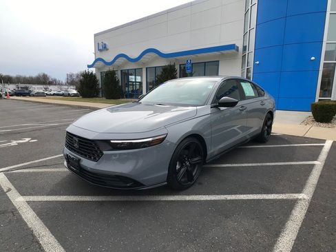 Used 2025 Honda Accord Sport image 3