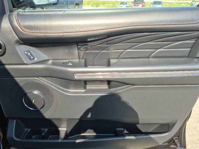 Used 2023 Ford Expedition Max Platinum AWD/4WD image 21