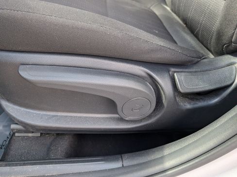 Certified 2023 Hyundai Venue SE image 10