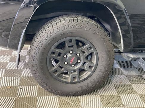 Used 2019 Toyota 4Runner SR5 w/ Phone Cable & Charge Package image 18