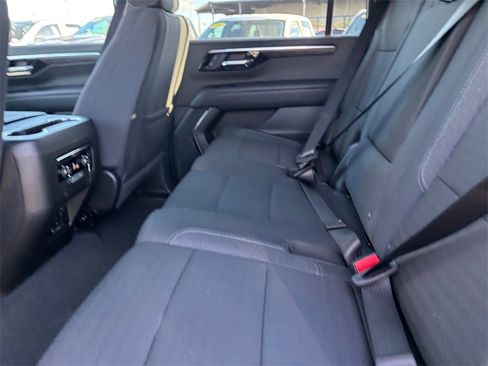 Used 2025 Chevrolet Suburban LS image 26