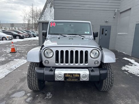 Used 2014 Jeep Wrangler Unlimited Sahara w/ Max Tow Package image 2