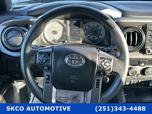 Used 2021 Toyota Tacoma TRD Sport image 18