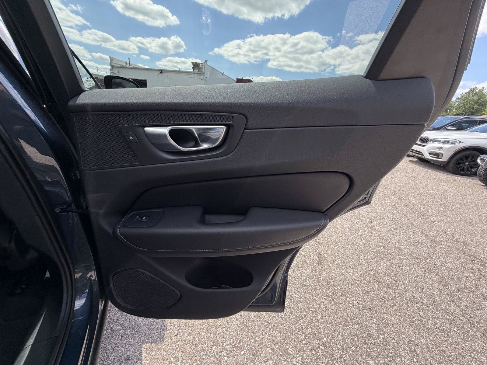 Used 2023 Volvo XC60 B6 Ultimate w/ Climate Package AWD/4WD image 31