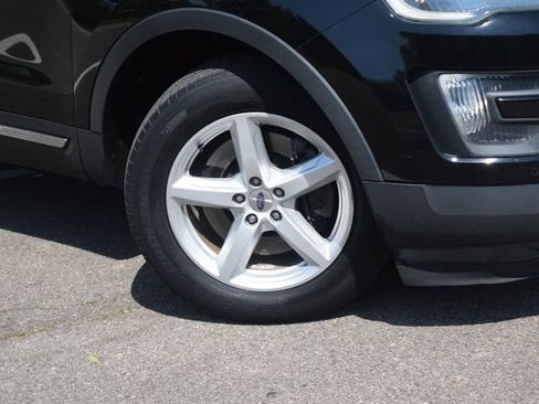 Used 2016 Ford Explorer XLT w/ Equipment Group 202A AWD/4WD image 31