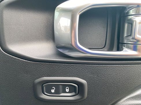 New 2025 Jeep Gladiator Sport AWD/4WD image 11