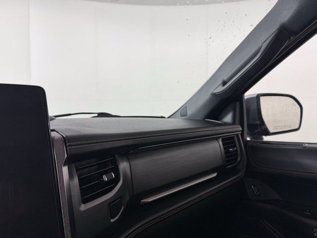 Used 2024 Ford Expedition Platinum AWD/4WD image 12