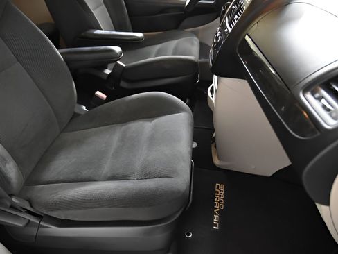 Used 2017 Dodge Grand Caravan SE w/ Power Window Group image 37