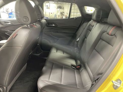 Used 2024 Chevrolet Trax RS w/ Sunroof Package image 23