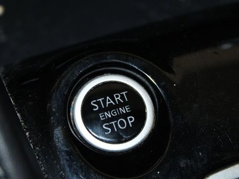 Used 2018 Nissan Kicks SV image 23