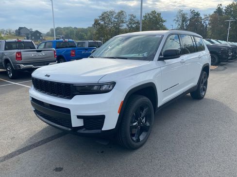 New 2025 Jeep Grand Cherokee L Altitude image 7