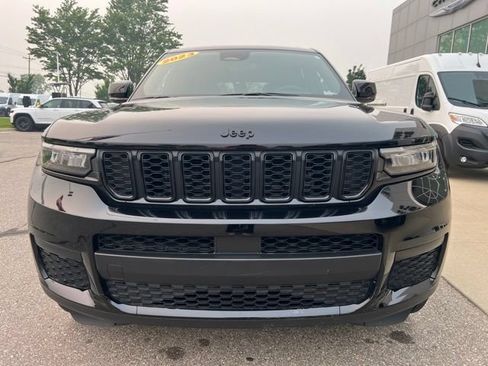 Certified 2023 Jeep Grand Cherokee L Altitude AWD/4WD image 2