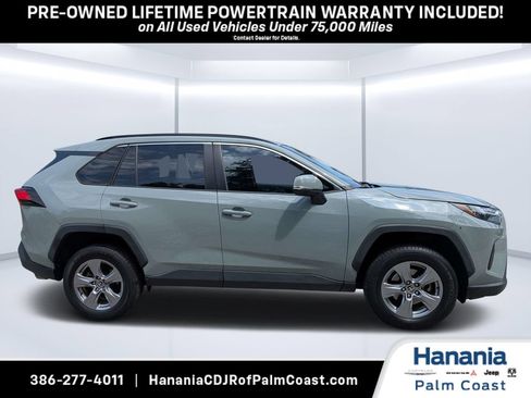 Used 2022 Toyota RAV4 XLE w/ Convenience Package FWD image 2