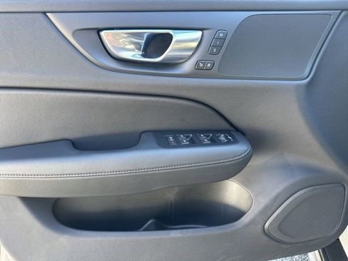 Certified 2025 Volvo V60 B5 Cross Country Plus image 17