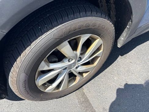 Used 2019 Hyundai Tucson SE AWD/4WD image 2