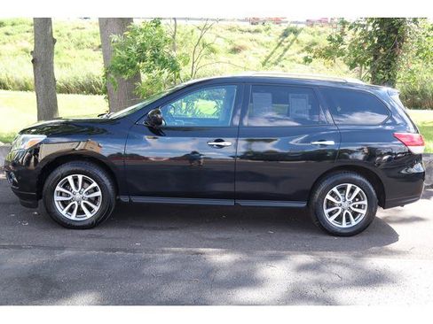 Used 2013 Nissan Pathfinder SV AWD/4WD image 3