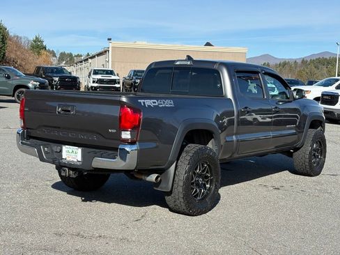 Used 2019 Toyota Tacoma TRD Off-Road image 19