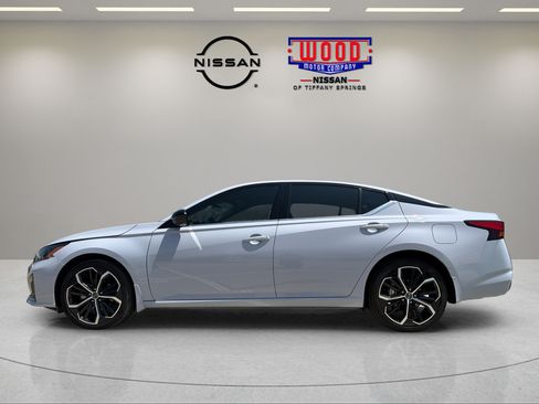 Certified 2024 Nissan Altima 2.5 SR w/ SR Premium Package AWD/4WD image 5