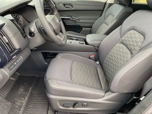 New 2026 Nissan Pathfinder SV image 10