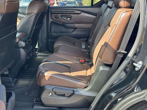 Certified 2025 Honda Pilot Elite image 11