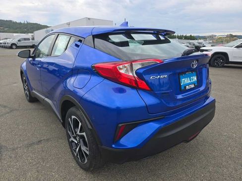 Used 2018 Toyota C-HR XLE FWD image 3