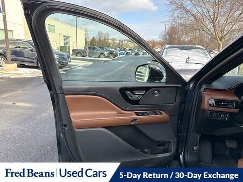 Certified 2023 Lincoln Aviator Reserve w/ Equipment Group 201A image 9