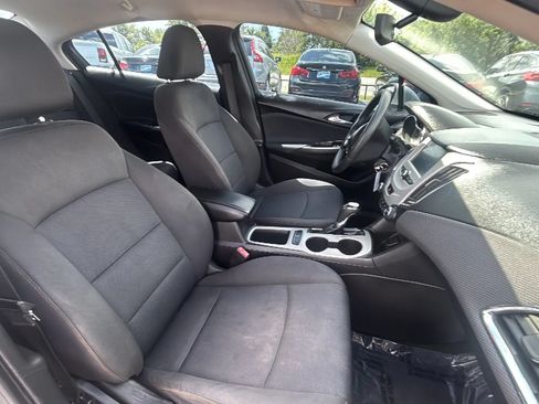 Used 2018 Chevrolet Cruze LS FWD image 22