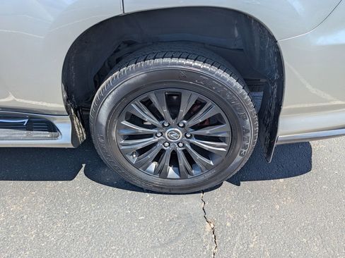 Used 2023 Lexus GX 460 Luxury w/ Sport Design Package image 9