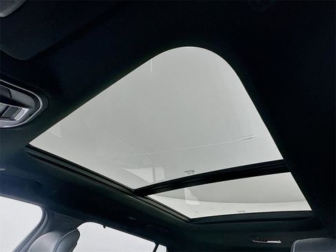 New 2025 Jeep Grand Cherokee L Overland image 14