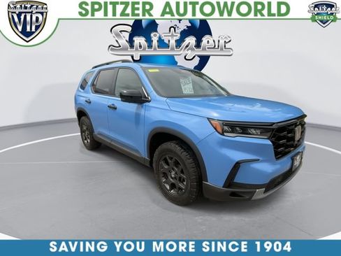 Used 2025 Honda Pilot TrailSport image 2